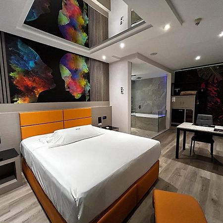 Zouk Hotel (Adults Only) Алькала-де-Енарес Екстер'єр фото