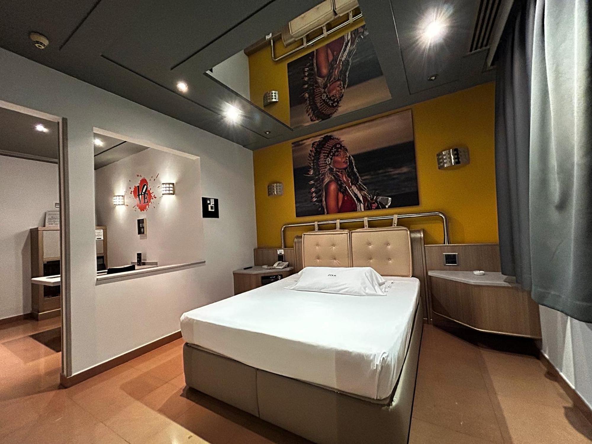 Zouk Hotel (Adults Only) Алькала-де-Енарес Екстер'єр фото