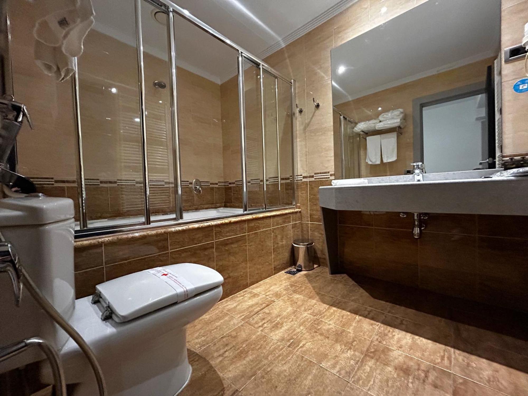 Zouk Hotel (Adults Only) Алькала-де-Енарес Екстер'єр фото