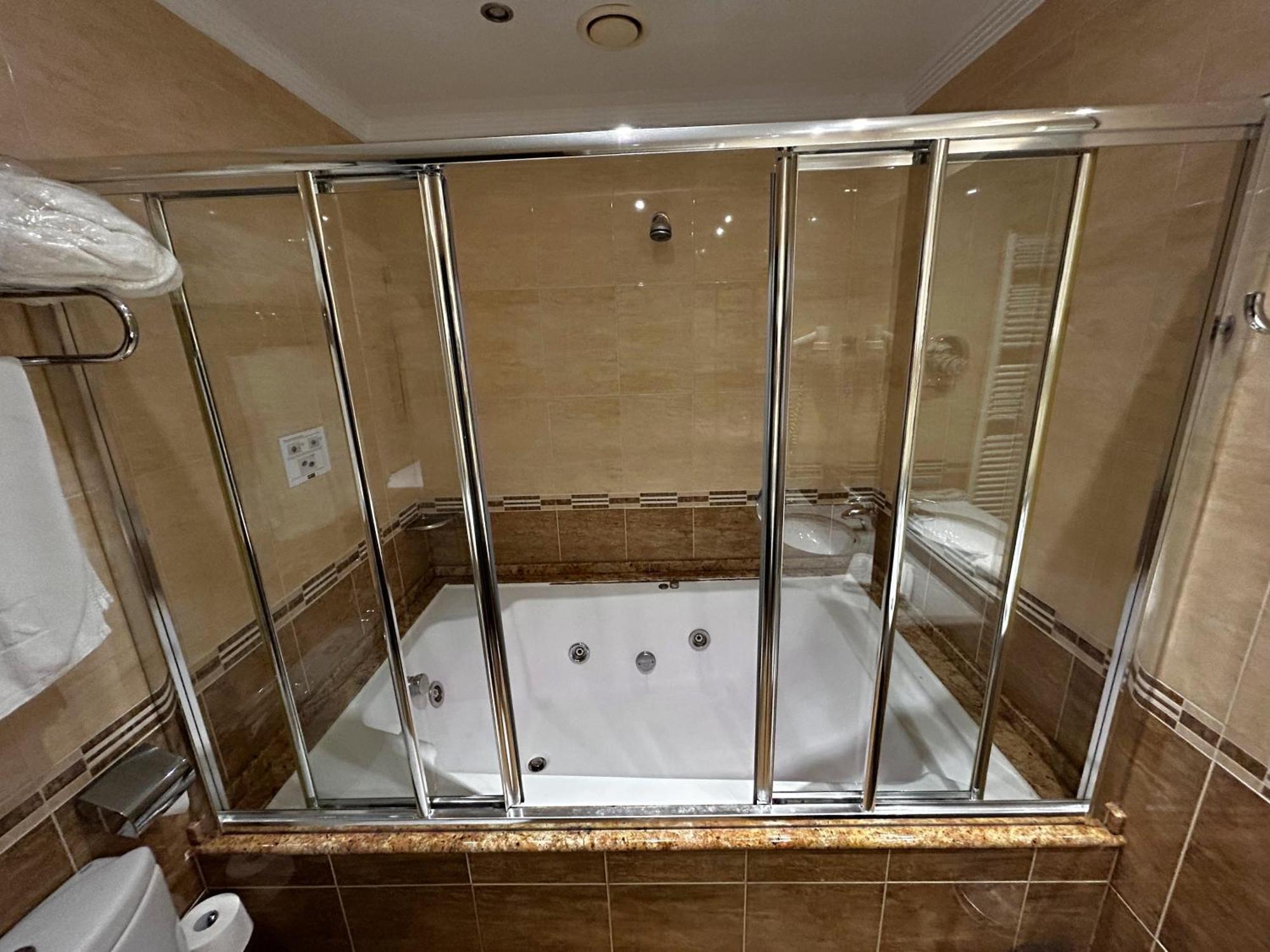 Zouk Hotel (Adults Only) Алькала-де-Енарес Екстер'єр фото