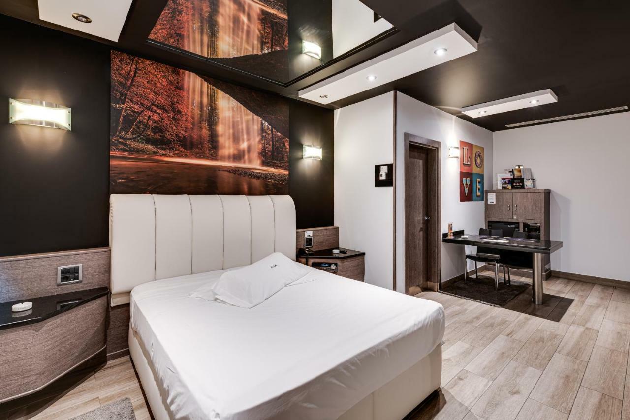 Zouk Hotel (Adults Only) Алькала-де-Енарес Екстер'єр фото