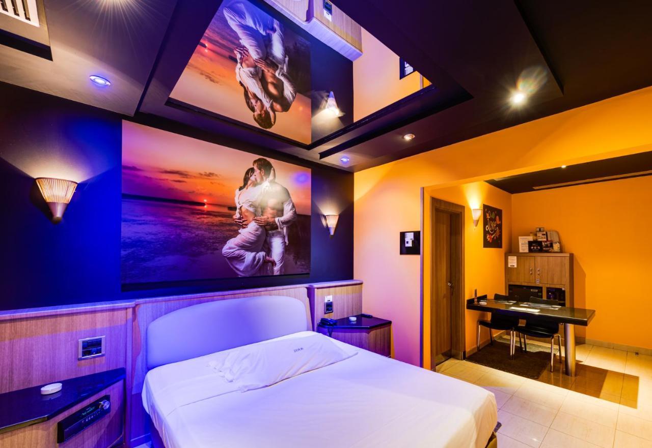 Zouk Hotel (Adults Only) Алькала-де-Енарес Екстер'єр фото