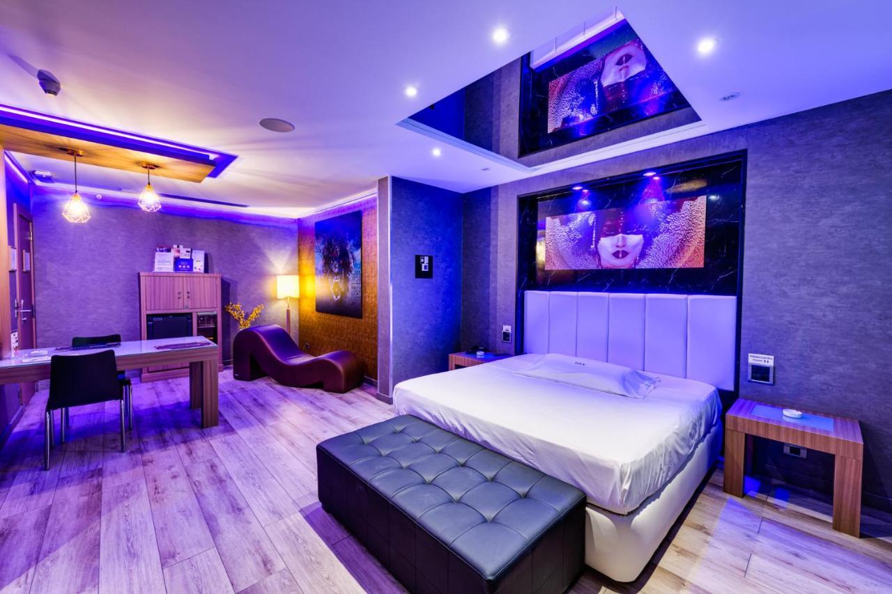 Zouk Hotel (Adults Only) Алькала-де-Енарес Екстер'єр фото