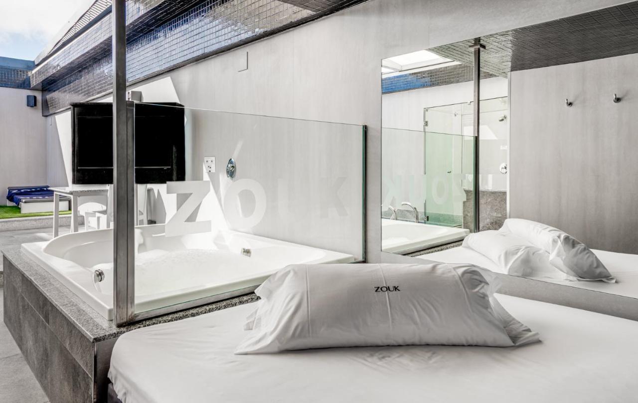 Zouk Hotel (Adults Only) Алькала-де-Енарес Екстер'єр фото